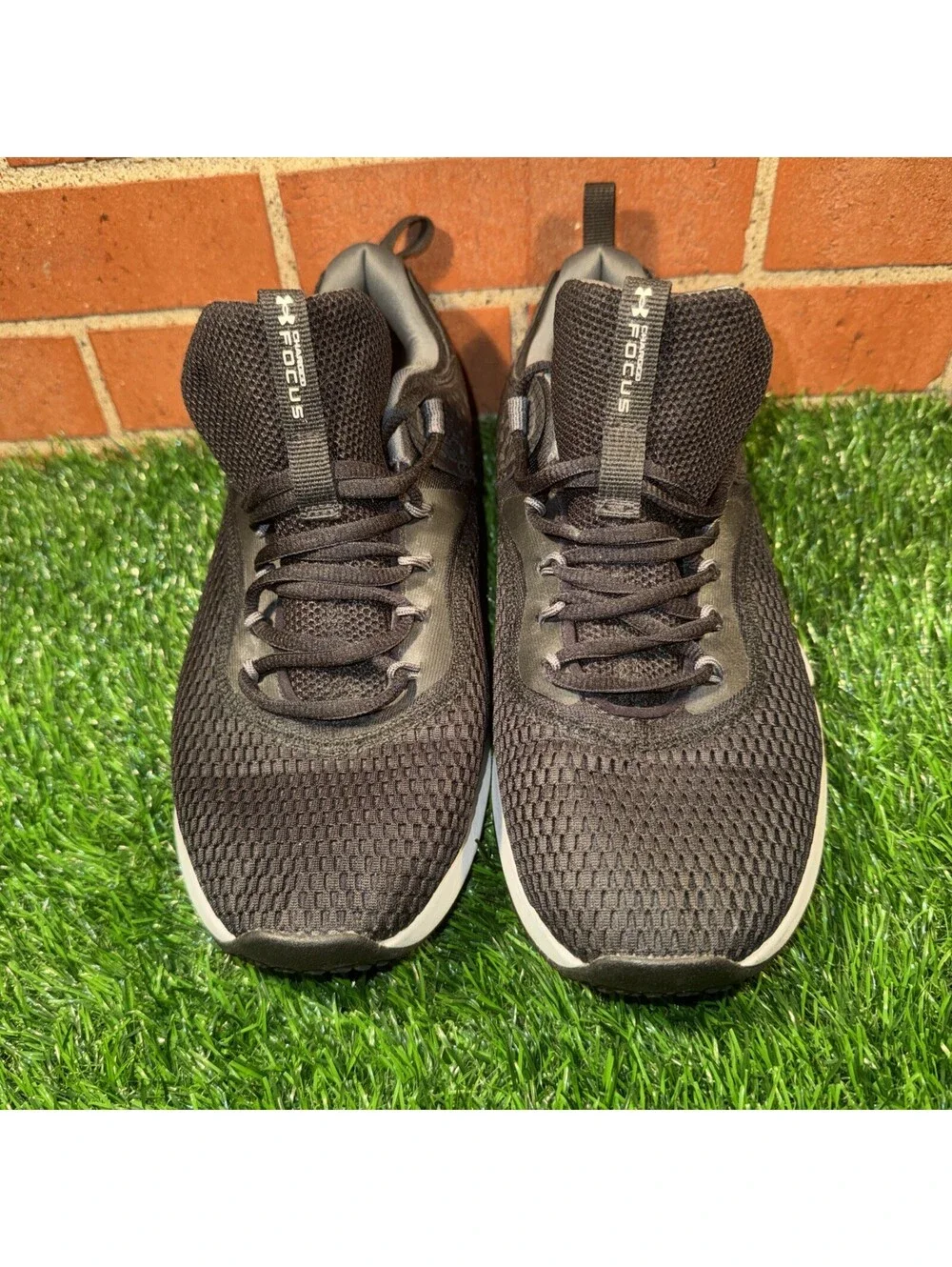 Size 9 - Under Armour Charged Focus Black Halo Grey